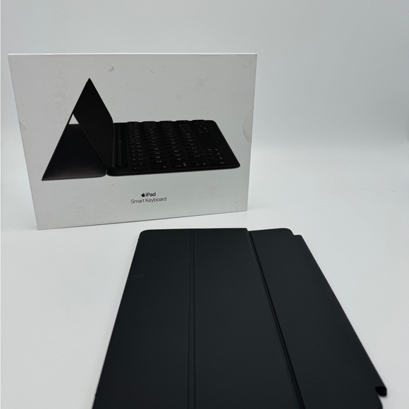 Apple iPad Smart Keyboard Cover For 10.2 inch and 10.5 inch iPad - Picture 2 of 6